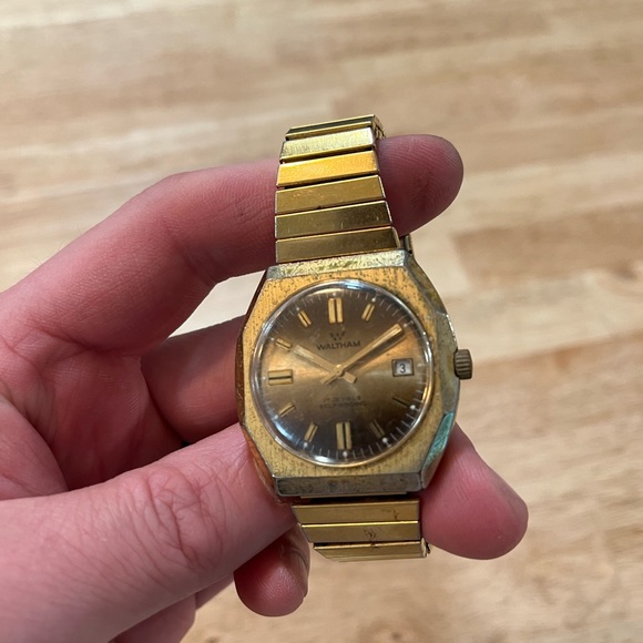 Runs Vtg 70's Waltham Men's Automatic Self-winding Watch 7 Jewels Gold Day Date - Picture 3 of 4